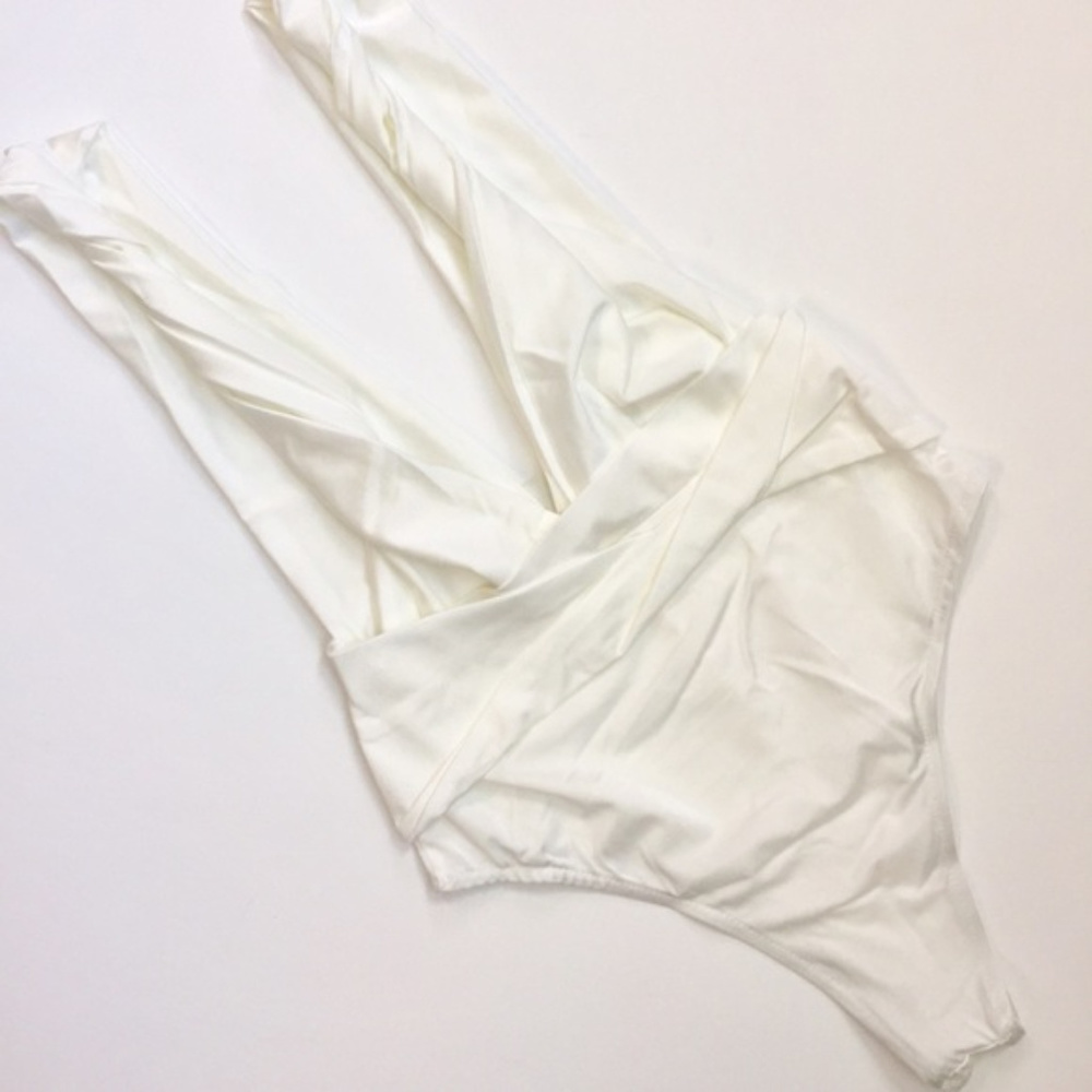 White swimming suite one piece - Picture 2 of 2